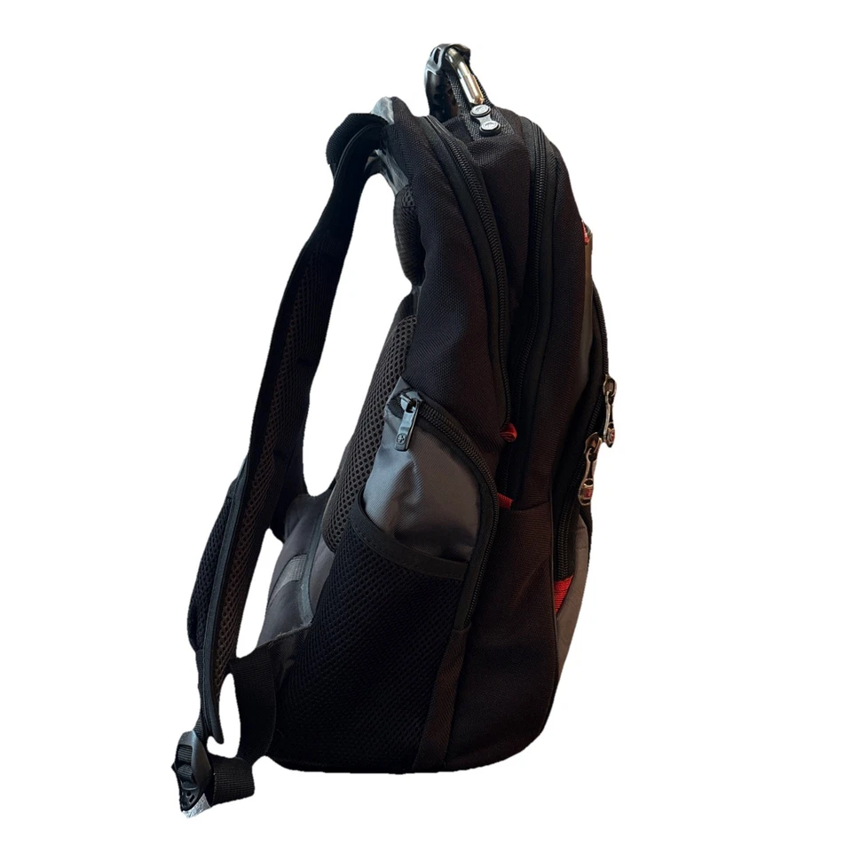 Swiss Gear 背包 电脑 商务旅行 17 英寸 便携式电脑 许多口袋! 二手状况完好 — 第 3/4 张图片