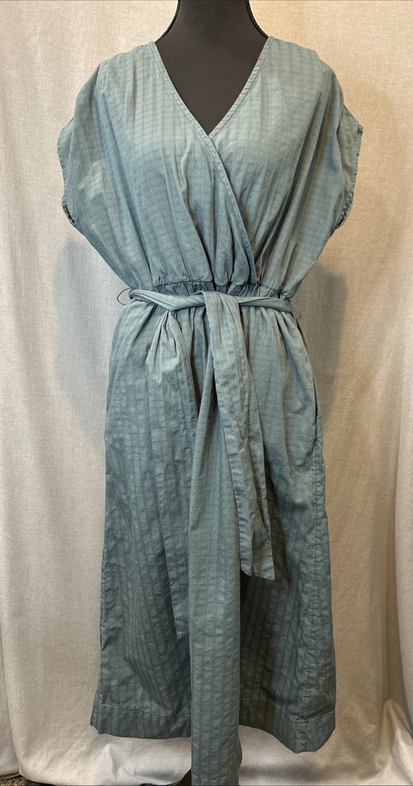 Universal Thread Mid Length Wrap V Neck Dress 100… - image 1