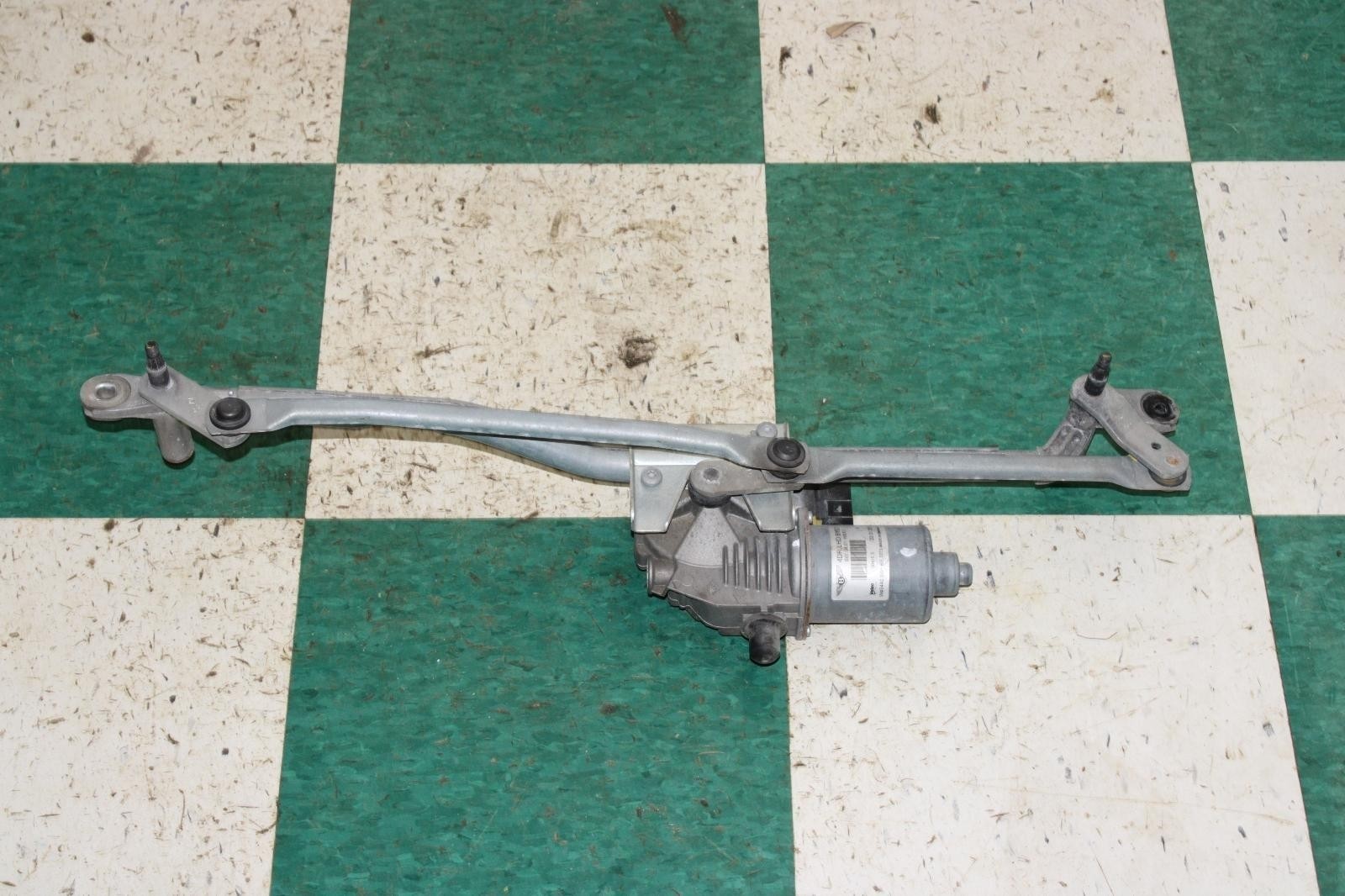 Bentley Flying Spur 2013-2018 Front Windshield wiper motor