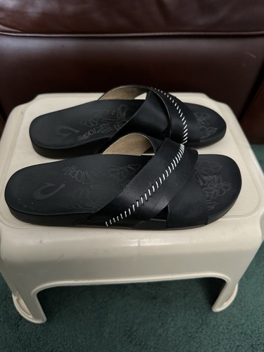 Olukai Kīpe‘a ‘Olu Black Slide Sandals 7