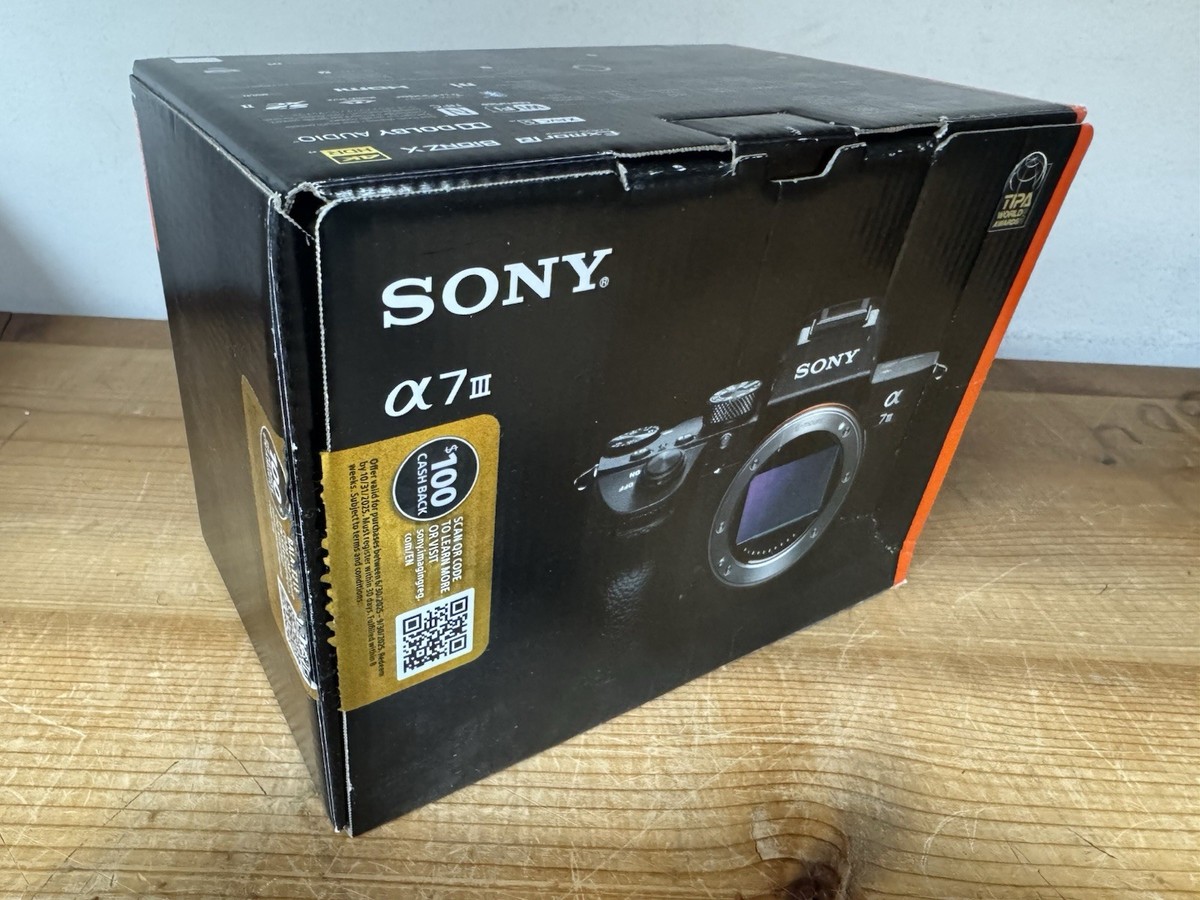 Sony A7 III ILCE-7M3/B Full Frame Camera with 3-inch LCD Black