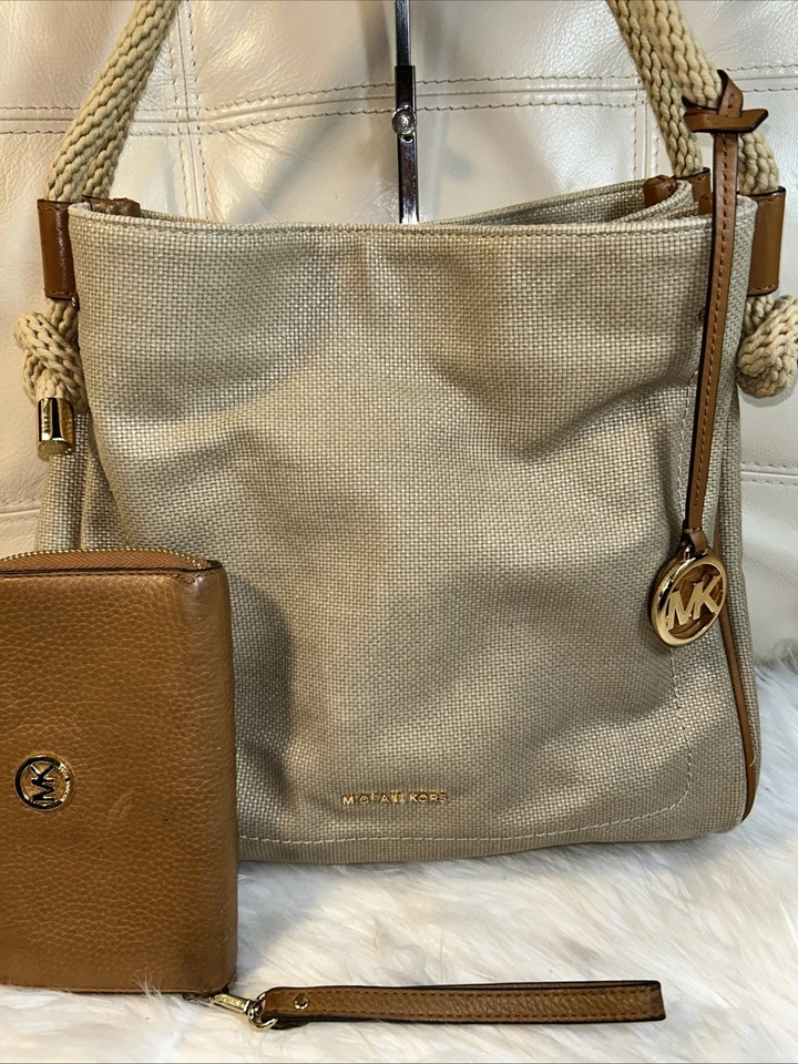 Michael Kors Lino Isla Bolso Cartera Muñequera Oro Pálido Metálico Agarre Bolso Foto 2 de 4
