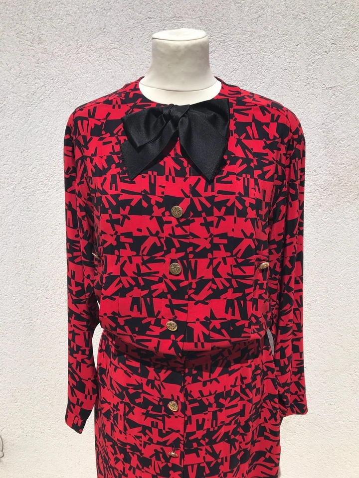 Belle robe Chanel vintage en soie rouge et noire T. 38 silk dress - Photo 2/4