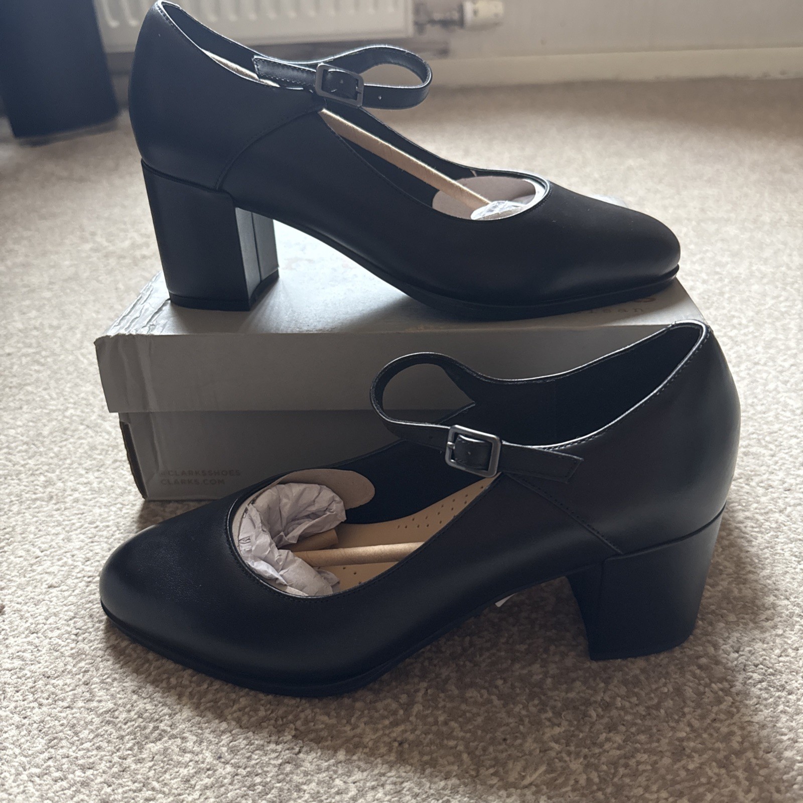 Clarks Woman court shoes Freva 55 Mary Jane leather Size UK 7 D Brand New.