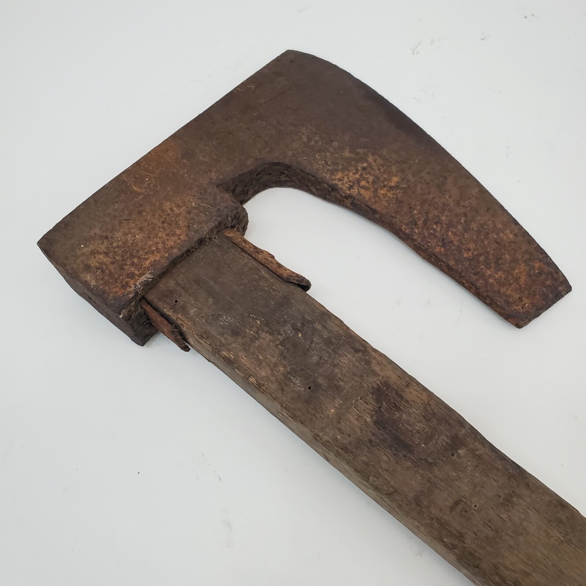 Vintage Gusstahl Austrian #150 Bearded Carpenters Axe Tool w/34