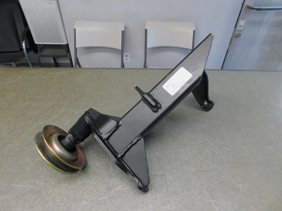 W108 W109 W111 W116 W126 380SL 450SL SOPORTE COMPRESOR MONTAJE CON POLEA Foto 2 de 4