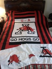 U of A University of Arkansas Quilt w Pillowcases