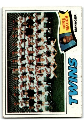 1977 TOPPS MINNESOTA TWINS - GENE MAUCH MINNESOTA TWINS #228
