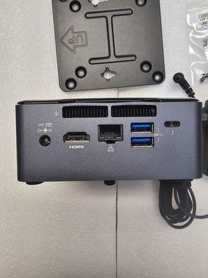 Intel NUC 7I5BNH  BOXNUC7I5BNH 8GB MEM 250GB DRIVE PWR ADPTR BRACKET  WIN10 PRO