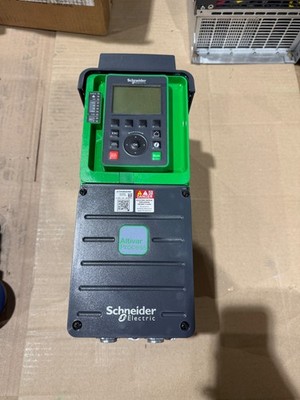 NEW ALTIVAR 930 SCHNEIDER ATV930U07N4  VARIABLE 1HP 380-480V AC DRIVE .75KW 460V