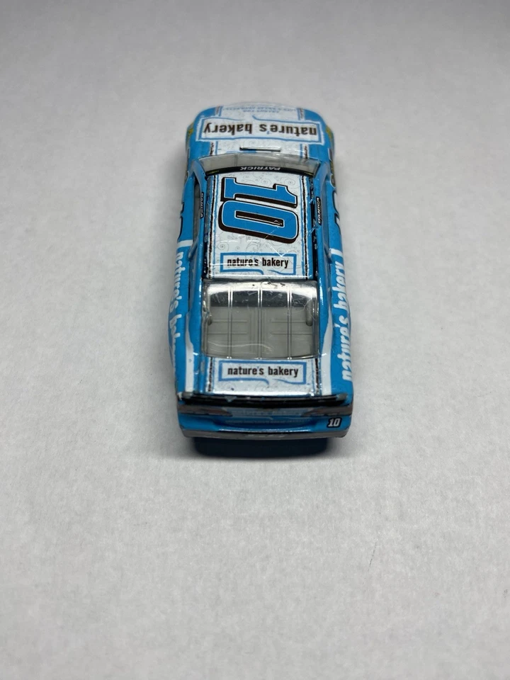 Lionel 1/64 #10 2016 Danica Patrick Natures Bakery Foto 4 de 4