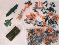Toy Soldiers Plastic Army Men  Accessories Lot  100 Pieces Variety Tank Copter