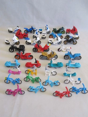 LEGO  LOT OF 35  MIXED MOTOR BIKES   / SCOOTERS / PUSCH BIKES & 3 WHEEL BIKE