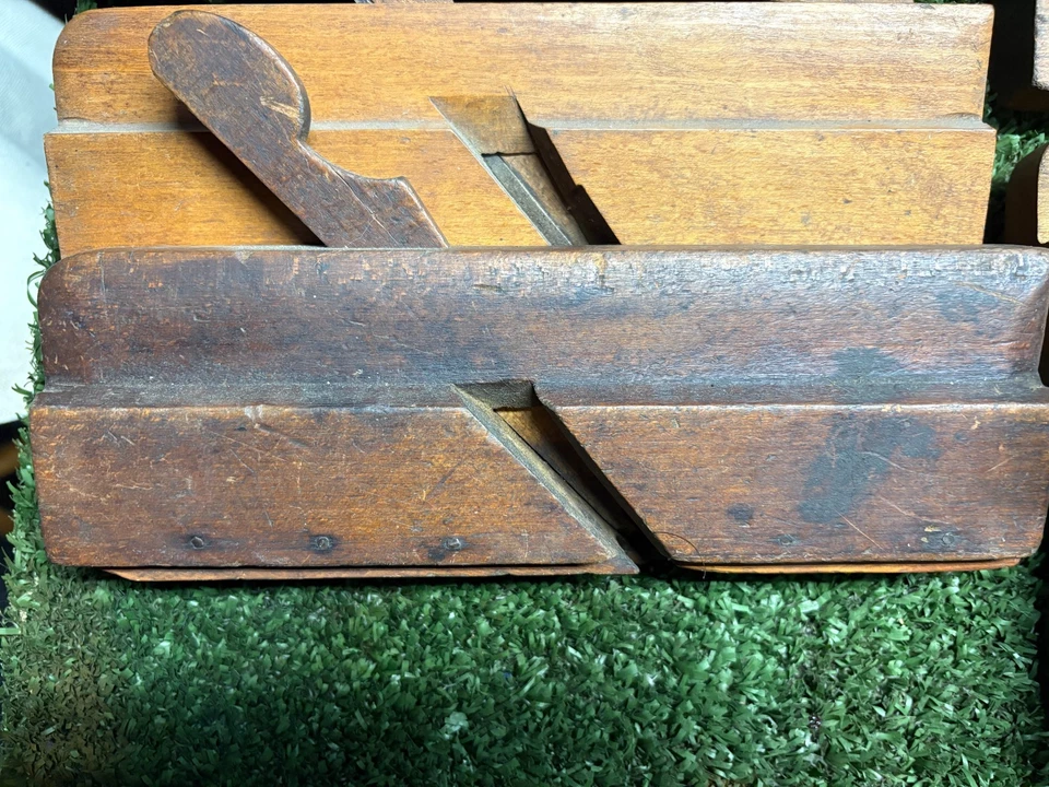 ЛОТ ИЗ 13 АНТИКВАРНЫХ ДЕРЕВООБРАБАТЫВАЮЩИХ САМОЛЕТОВ, БОЛЬШИНСТВО СДЕЛАНО В АБУРНЕ НЬЮ-ЙОРК - Изображение 3 из 4