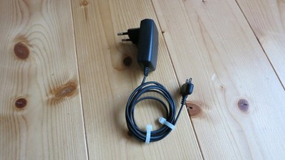 SONY ERICSSON CST-60 Handy Ladegerät 4,9V 450mA Standart Charger D750i salcomp
