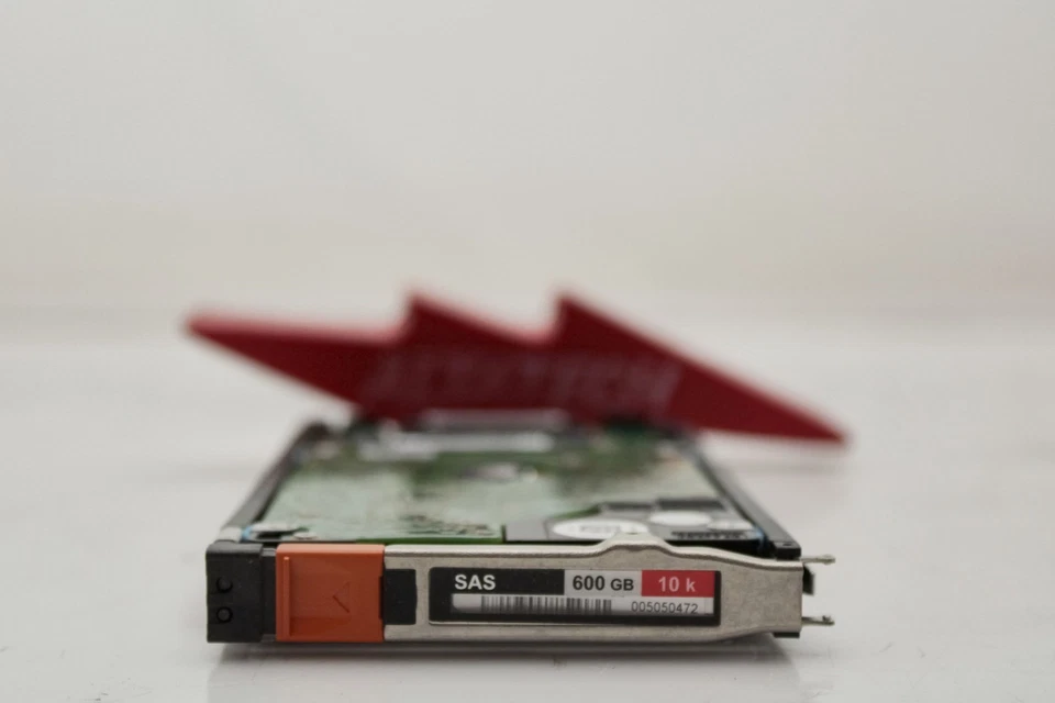 EMC 005050472 600GB 10K SAS 2.5 6G VMAX - Image 3 of 4