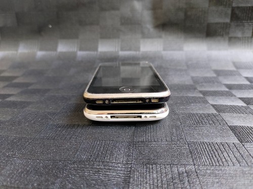 Apple iPhone 3GS (iPhone 3rd gen) 8/16/32GB Black/White UNLOCKED Good Condition - Picture 15 of 15