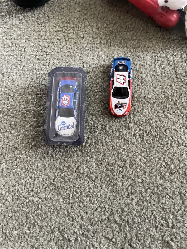 Die Cast New Philsbury Doughboy Grands 43 And Brawny Match Box Car