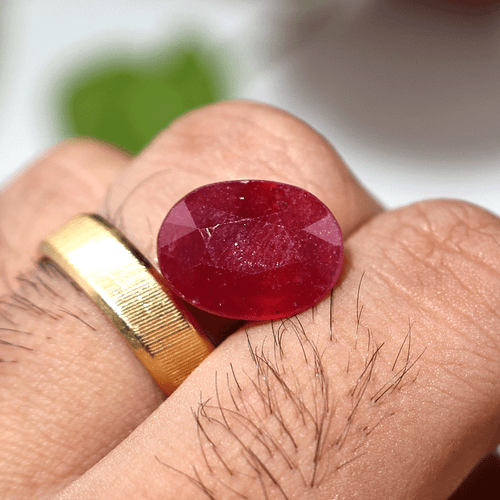 10.7 Cts Mozambique Natural Ruby High Grade 14mmx11mm Oval Faceted Cut Gemstone - Picture 9 of 10