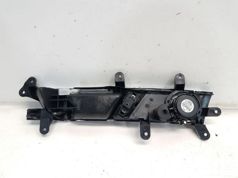 Manija de puerta interior delantera derecha para pasajero Audi A6 2008 - eléctrica *plateada* Foto 4 de 4