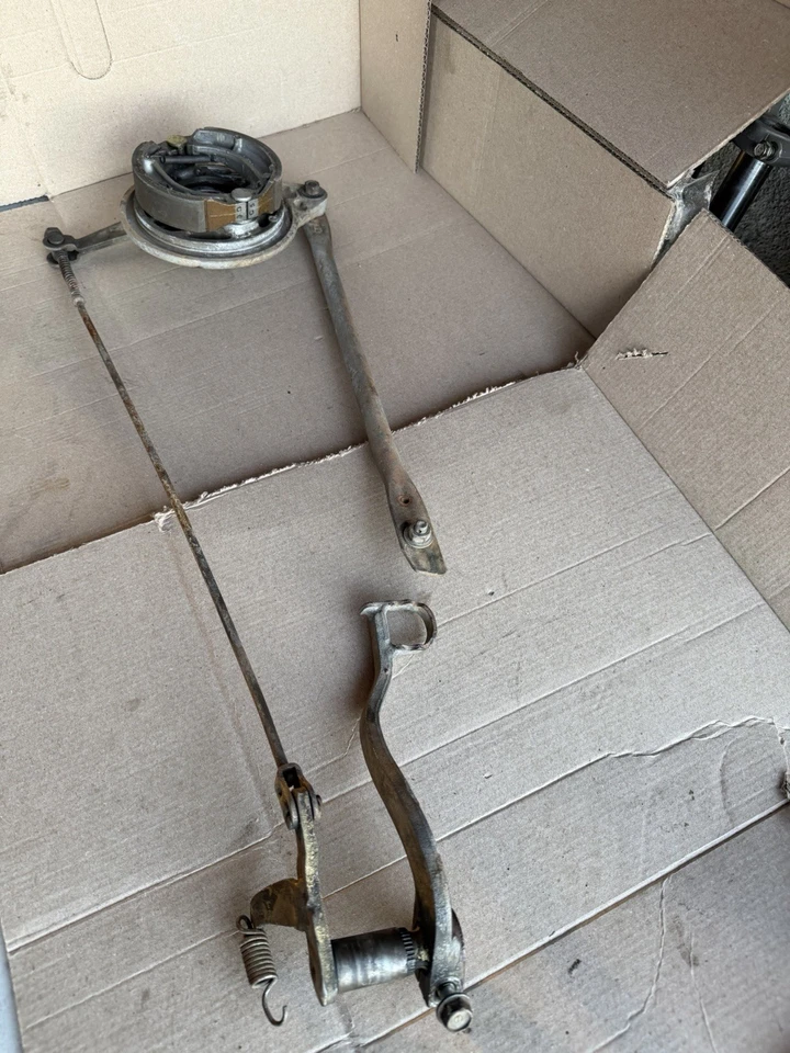 ***MONTAJE DE FRENO TRASERO HONDA XL100 1977 OEM** TAMBOR DE FRENO/VARILLA DE TRACCIÓN/PEDAL/RESORTE** Foto 2 de 4