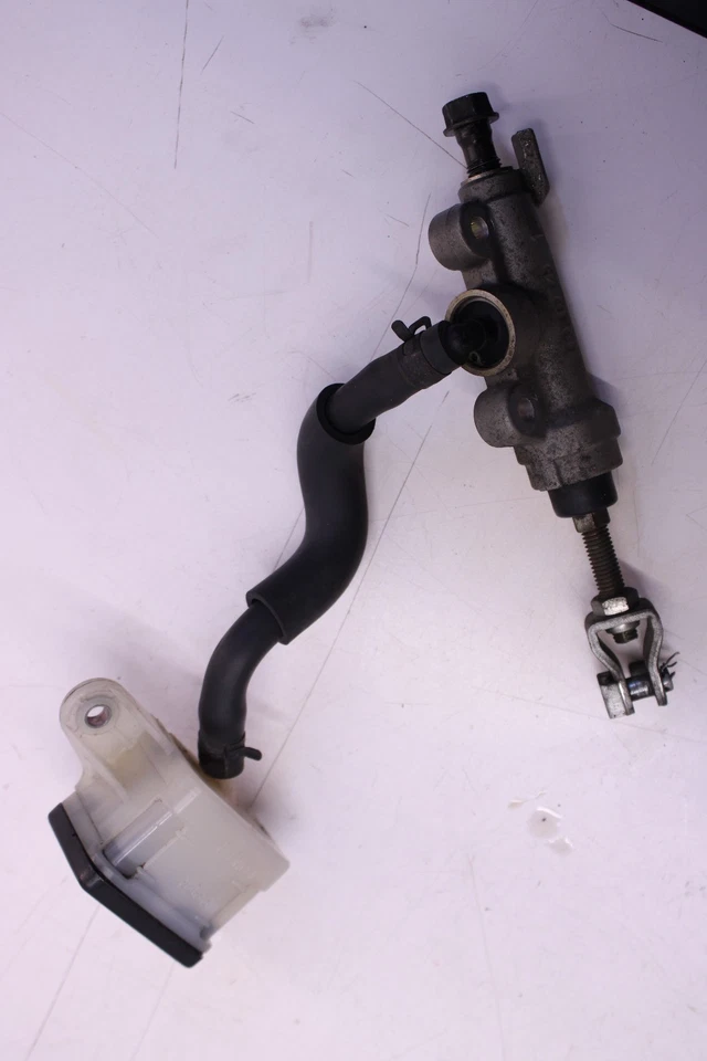 1999 HONDA VALKYRIE 1500 GL1500C OEM ЗАДНИЙ ТОРМОЗ ГЛАВНЫЙ ЦИЛИНДР С РЕЗЕРВУАРОМ - Изображение 4 из 4