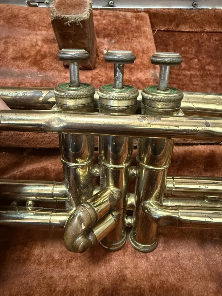AS IS Vintage Olds Fullerton Ambassador Trumpet NOT TESTED - Image 2 of 3