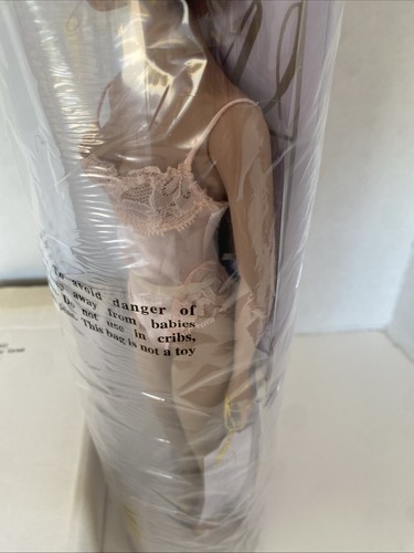 Tonner 16" The Tyler Wentworth Collection Doll, Ready To Wear Career? New - Picture 7 of 12