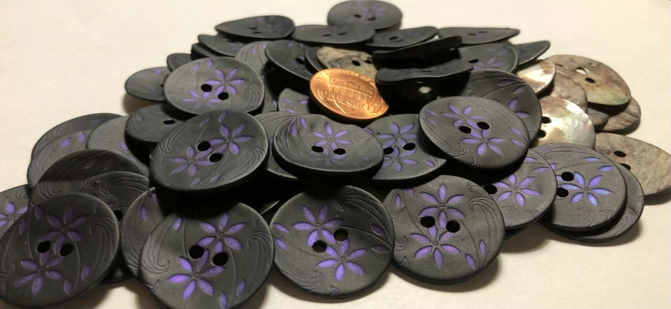 6 PCS ONLY! 6 Dyed Black & Purple Carved Floral Abalone Buttons 23mm 7/8" 11635 - Image 3 of 4