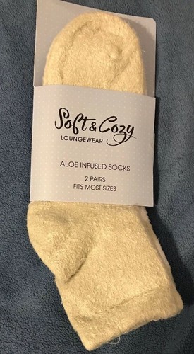 Soft & Cozy Luxury Aloe Infused Socks (2 Pair) Color: Pewter (Gray/Green) - Picture 3 of 6
