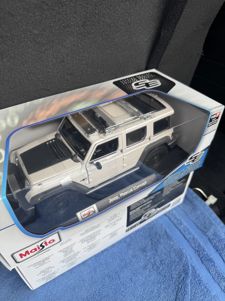 Maisto масштаб 1:18 Jeep Rescue Concept, белый специальный выпуск - Изображение 4 из 4