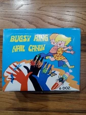 VINTAGE BEE INTERNATIONAL HALLOWEEN CANDY BOX DISPLAY BUGSY NAIL RING CANDY