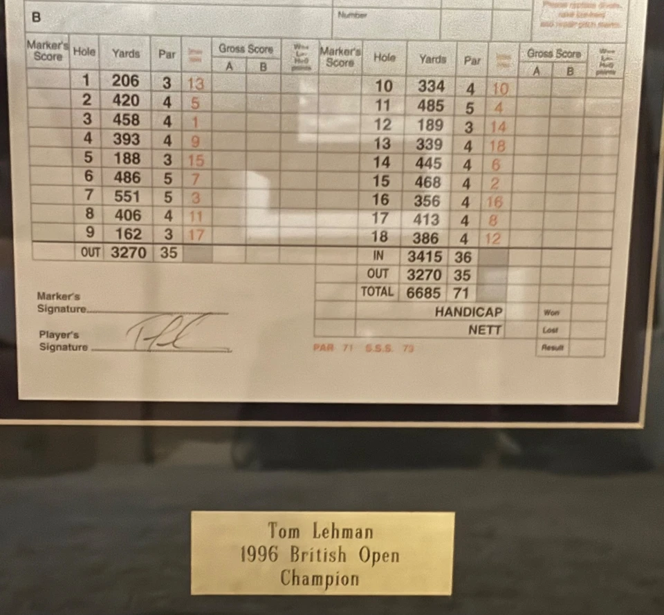 Foto enmarcada/autografiada y tarjeta de puntuación del campeón del Open 1996, Tom Lehman. Foto 4 de 4