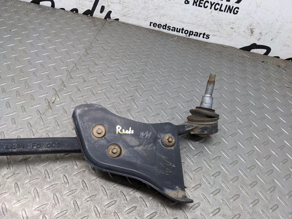 Braços de controle inferiores dianteiros para passageiros Ford Mustang Shelby GT 2015-2020 1180171 - Imagem 2 de 4