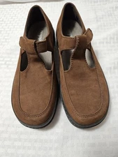 Easy Spirit Vernon women's shoes-7.5M-brown-T strap-NEW no box
