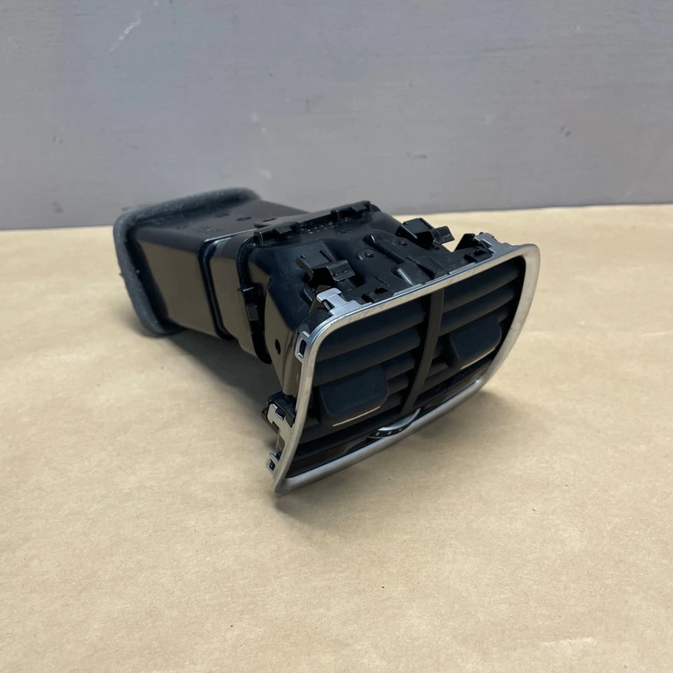 2015-18 AUDI Q3 QUATTRO U8 ЦЕНТРАЛЬНАЯ КОНСОЛЬ ЗАДНЯЯ РЕШЕТКА ВЕНТИЛЯЦИОННОГО ОТВЕРСТИЯ КОНДИЦИОНЕРА OEM - Изображение 3 из 4