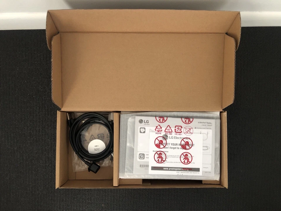 LG UltraFine 5K 27” Monitor (27MD5KL) Designed For Apple - Image 3 of 4