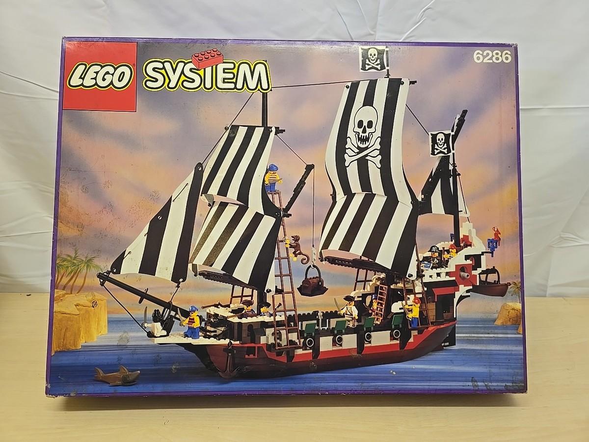 LEGO 6286 Skull's Eye Schooner Pirate Ship With Box Missing Some