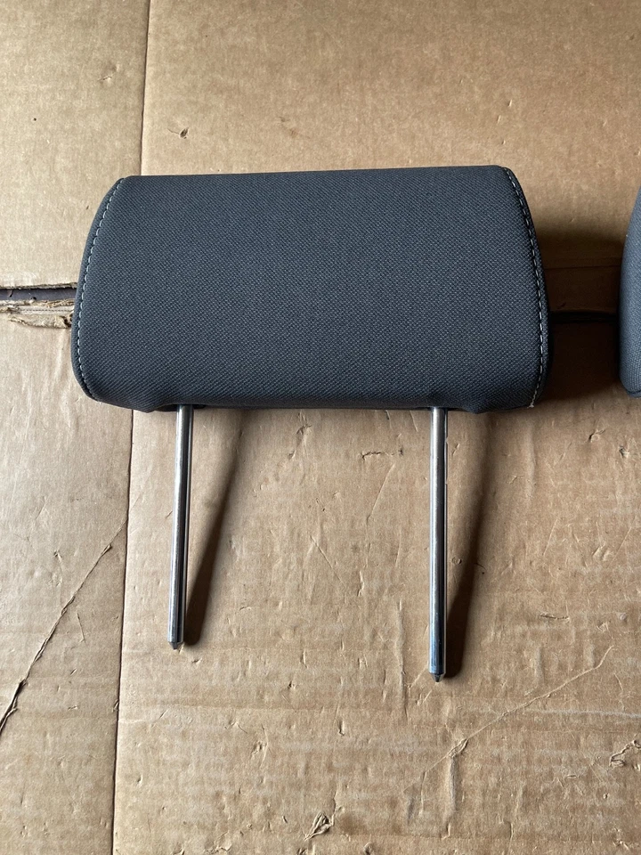 14-19 CHEVROLET SILVERADO 1500 DOUBLE CAB REAR Headrest Set DARK GREY CLOTH. OEM - Image 2 of 4