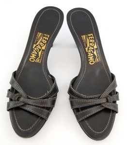 black strappy slides