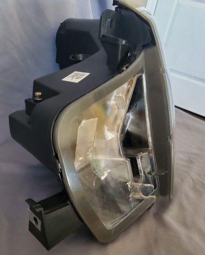 GM329B101L Driver Left Headlight Assembly Lense For Cadillac CTS 2003-2007 - Picture 3 of 9