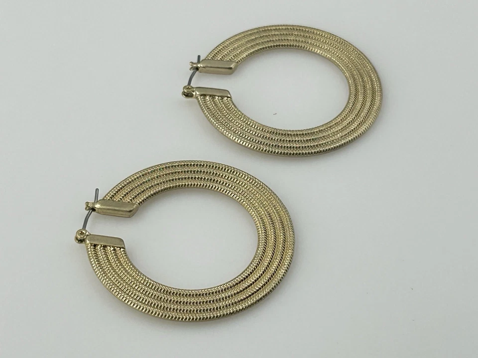 Pendientes de aro para mujer Lia Sophia Nottingham tono dorado Foto 3 de 4