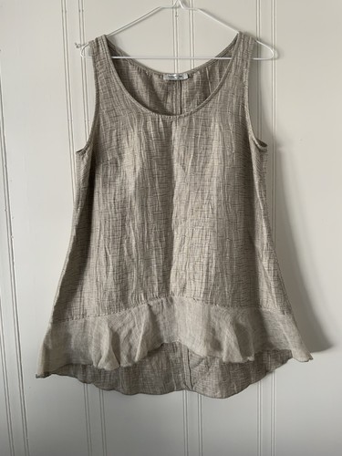 Banana Blue Women’s Tan Blazer and Sleeveless Top. With Ruffled Sleeves - Picture 3 of 9