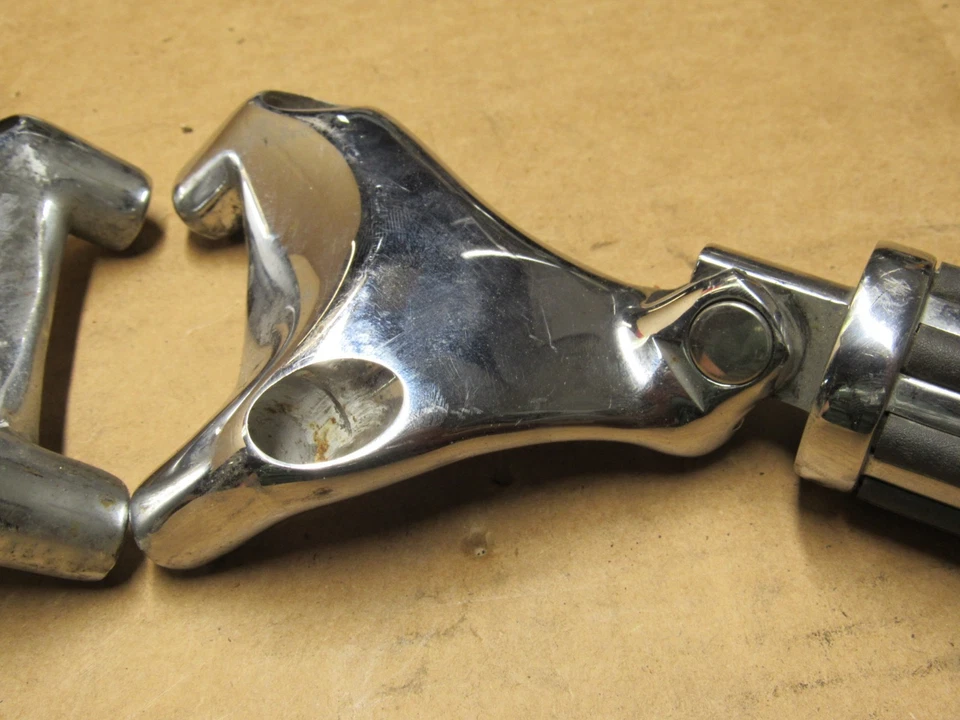 Reposapiés traseros cromados para pasajero Harley Davidson Sportster XL 1200 883 04-13 OEM Foto 2 de 4