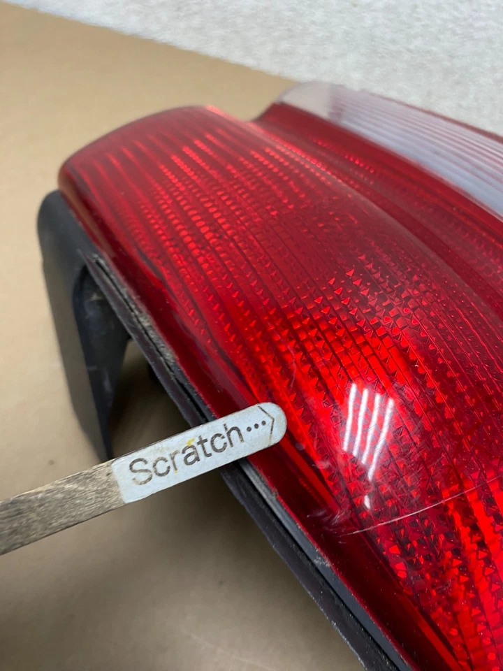 Luz trasera lateral izquierda conductor Chrysler Concorde 1993 a 1997 fabricante de equipos originales p8044 DG Foto 4 de 4