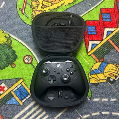 Microsoft Xbox Elite Series 2 Wireless Controller Schwarz mit Zubehör
