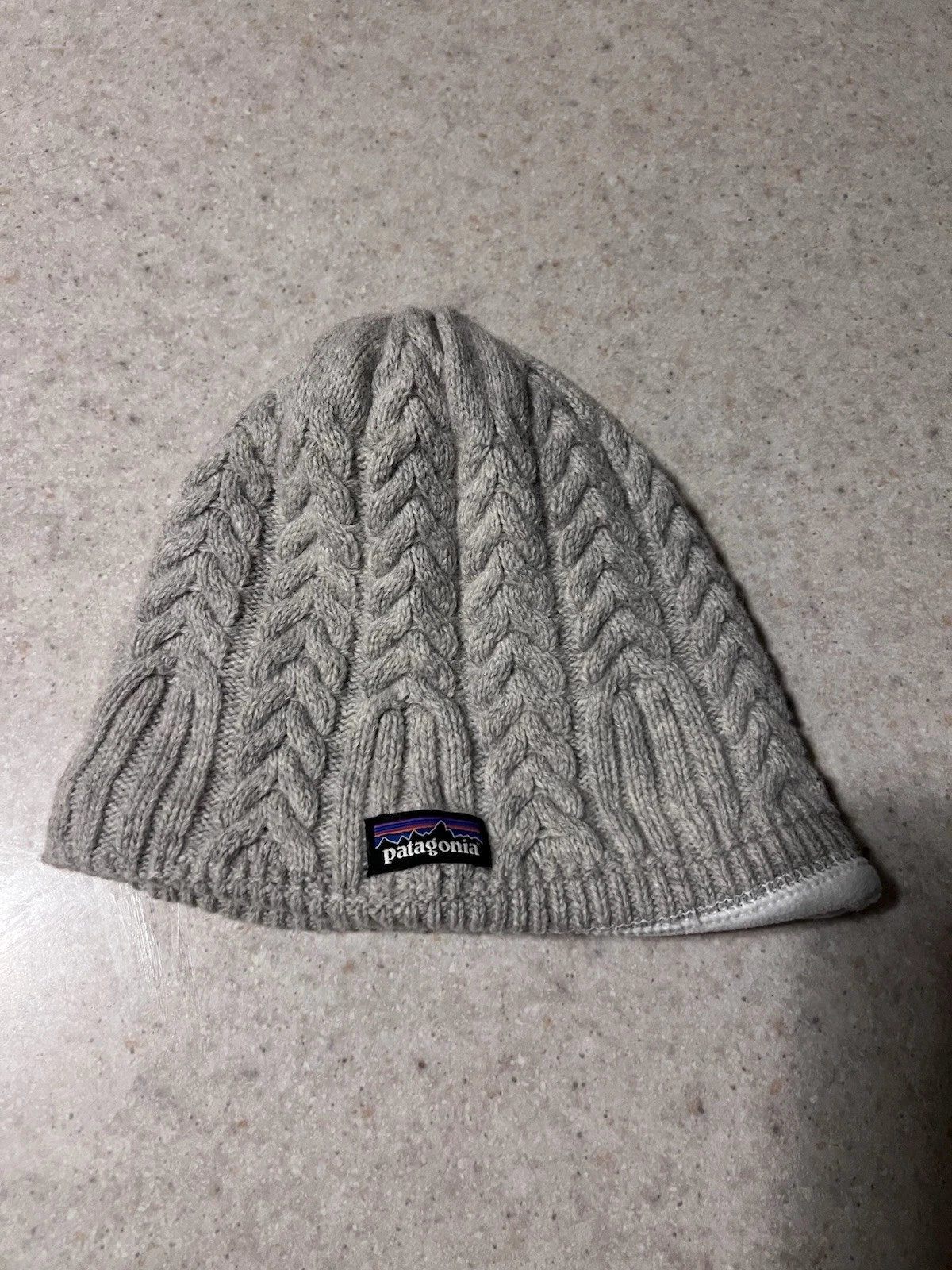 Patagonia Cable Beanie Hat - Grey Knit Fleece Lined Wool Winter Crotchet