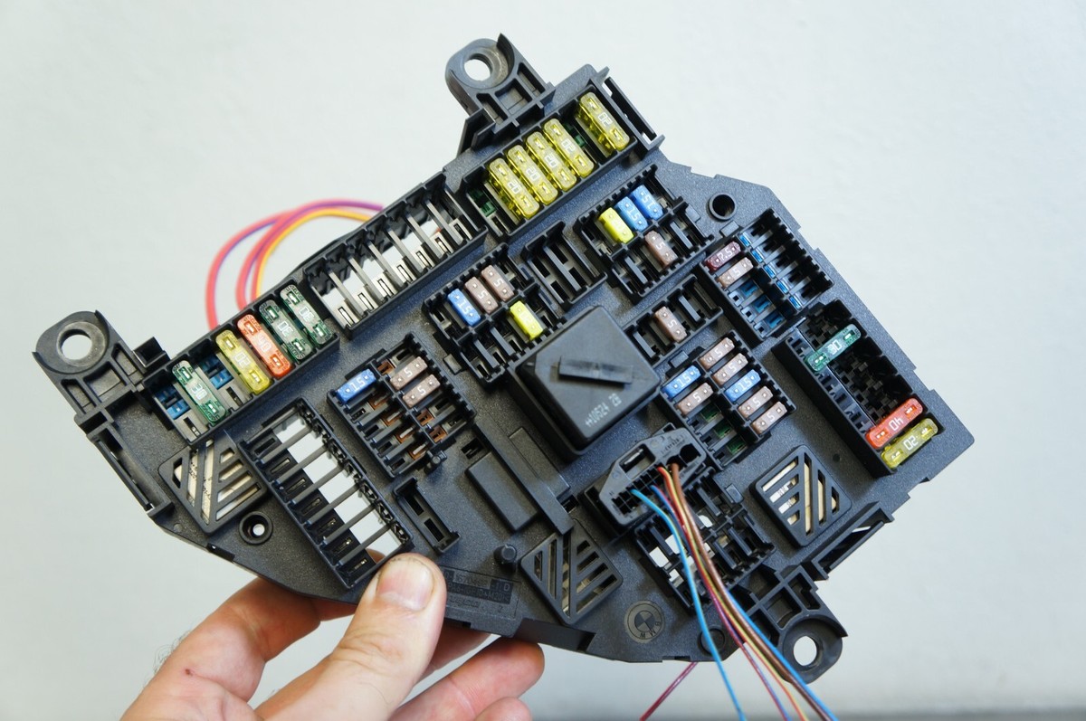 2012 bmw x3 cigarette lighter fuse 2011-2012 bmw x3 f25 rear trunk power distribution relay fuse junction box