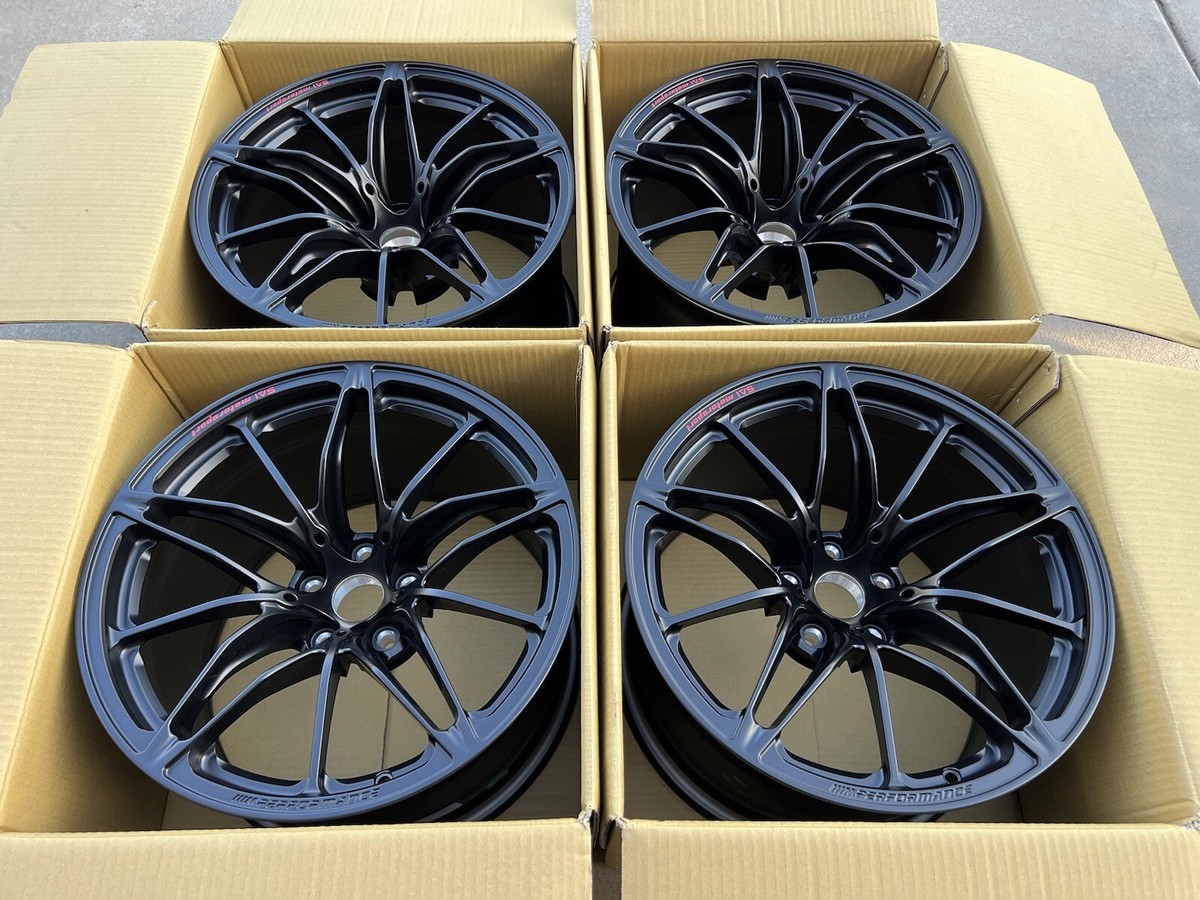 FOUR 2022 BMW G82 M4 GT4 18x11 18