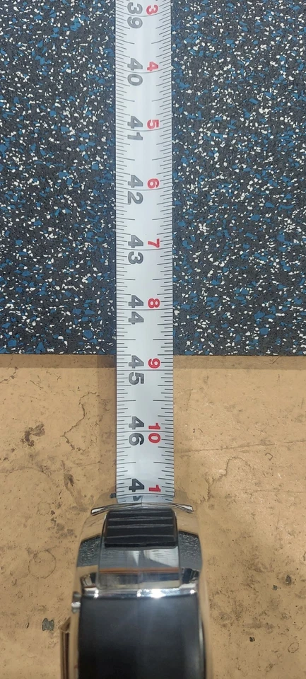 Alfombra de equipo de ejercicio y gimnasio de 8 mm de grosor 10' 3/4 por 3' 3/4 rollo de goma comprimida Foto 4 de 4